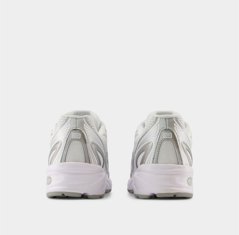 𝑁𝑒𝑤 𝐵𝑎𝑙𝑎𝑛𝑐𝑒 740 '𝑊𝐻𝐼𝑇𝐸/𝐺𝑅𝐸𝑌'